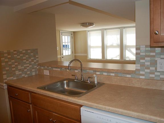 2nd image of 15 N Newport Ave #1