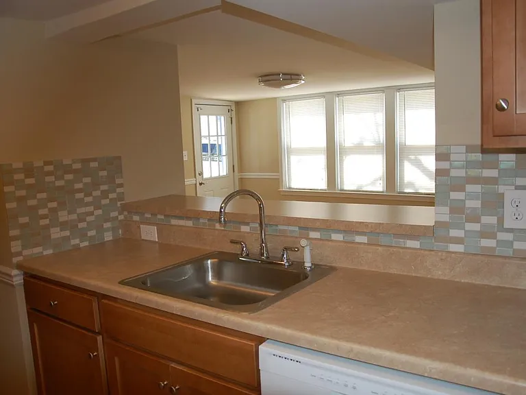 15 N Newport Ave #1 — Photo 2