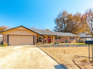 1501 Ridgecrest St, Springdale, AR 72762