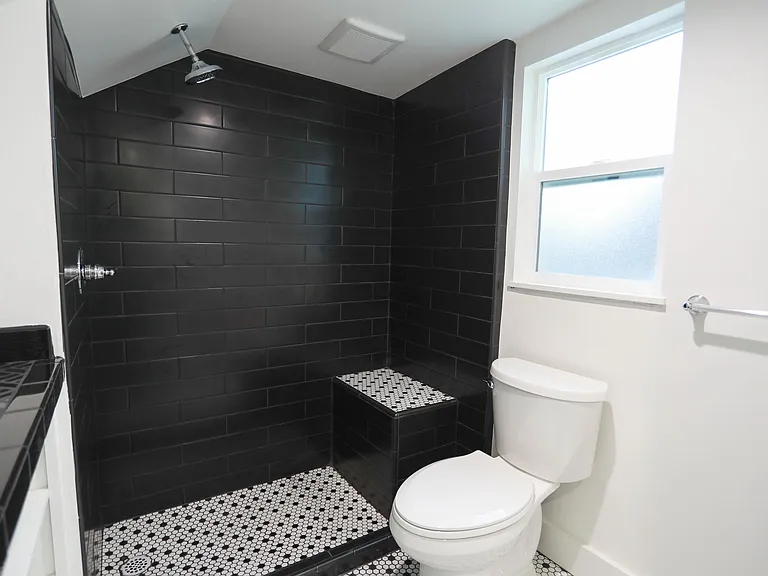 1012 Broadway St #2 — Photo 11