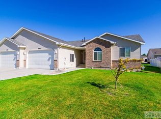 4193 E Fairview Dr, Ammon, ID 83406