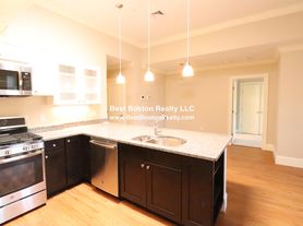 286 Main St