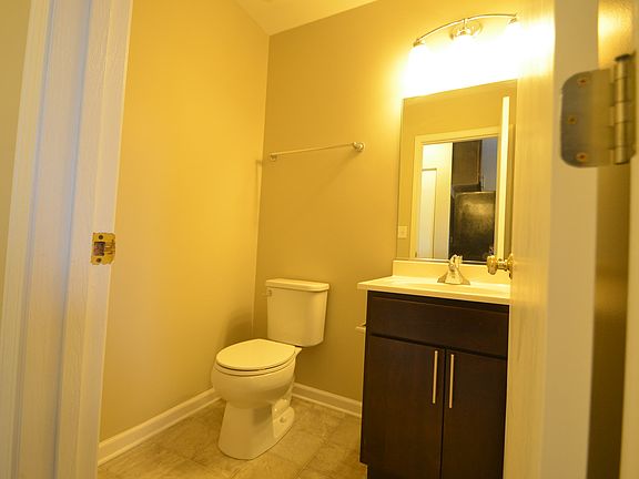 5th image of 1706 Lake Pointe Dr