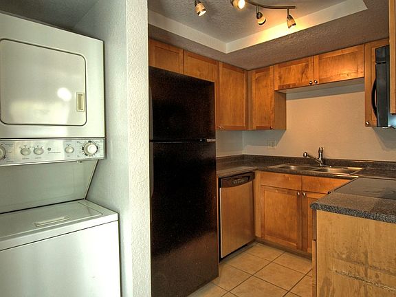 5th image of 241 Lewfield Cir