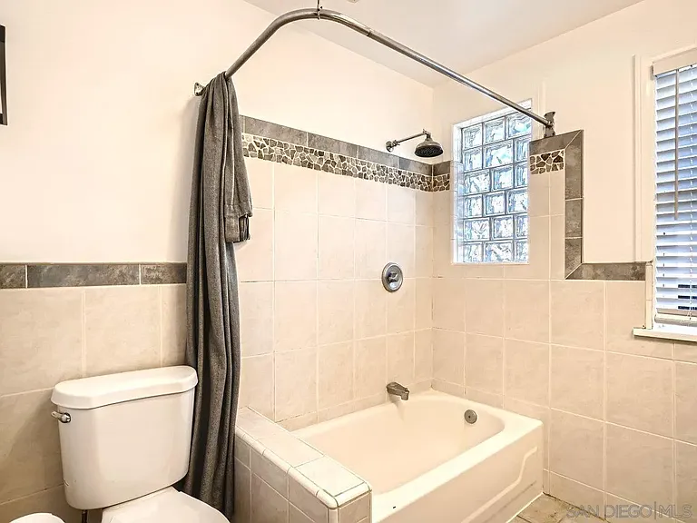 4655 Date Ave — Photo 4