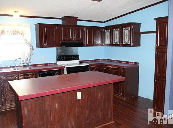 4th image of 3866 Judy Lane NW