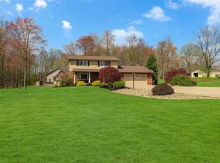 260 Mount Maple Dr, Beaver Falls, PA 15010