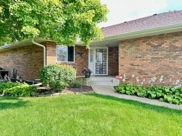 3519 Grandview Dr, Rockford, IL 61114