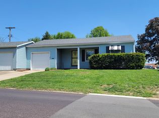 400 N 14th St, Pekin, IL