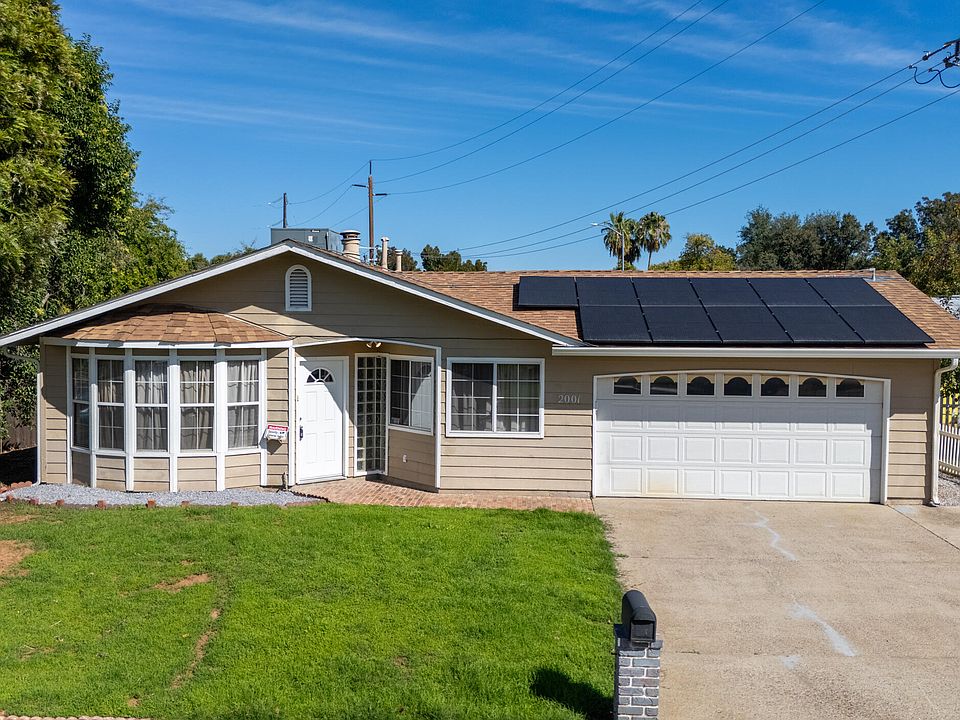 1st image of 2001 Spruce Cir