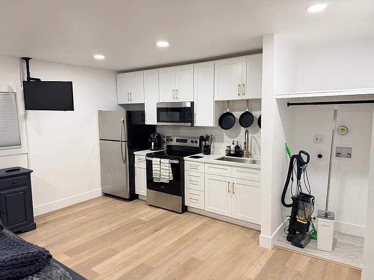 2941 Adriatic Ave #A — Photo 6