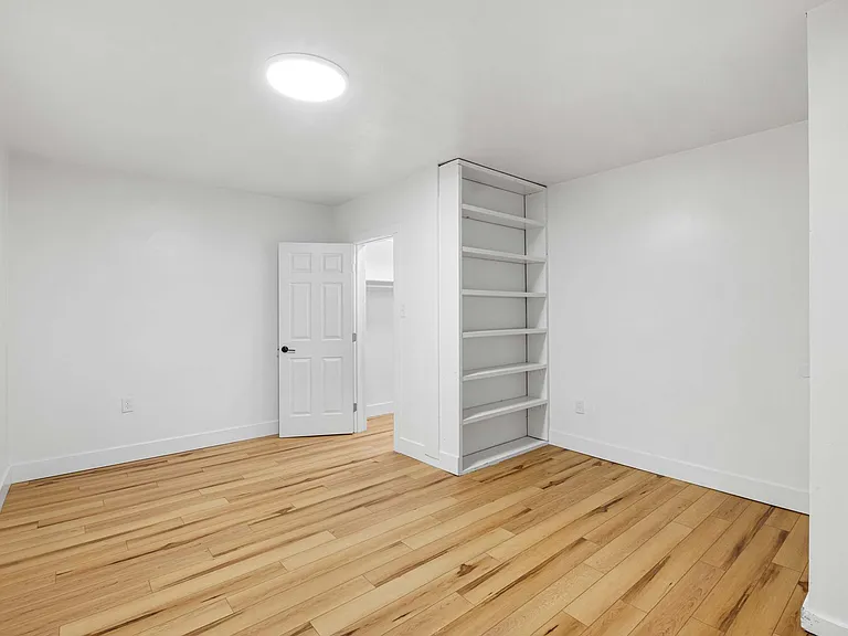 796 Hazelwood Avenue — Photo 16