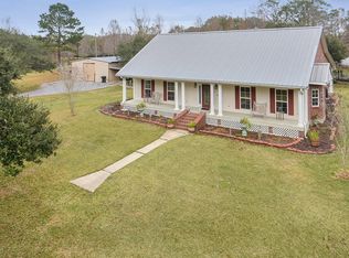 8001 Michelle Dr, Youngsville, LA 70592