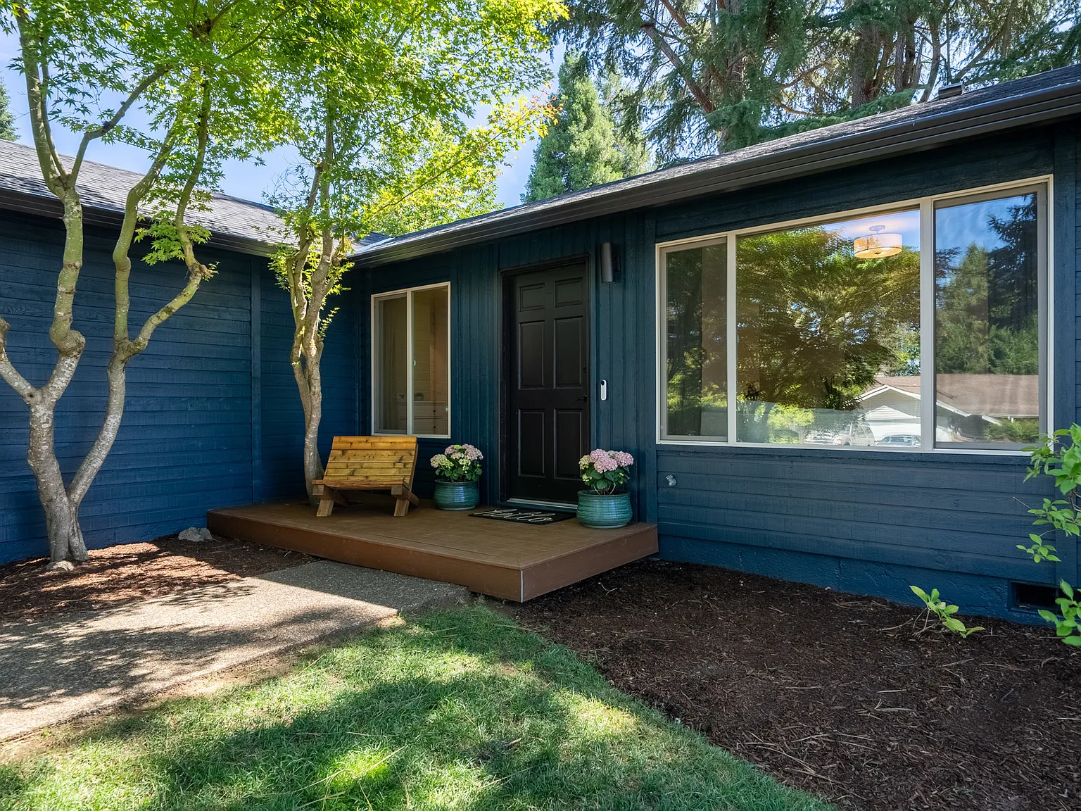 3 bed, 1072 sqft, $2,550 — Photo 1