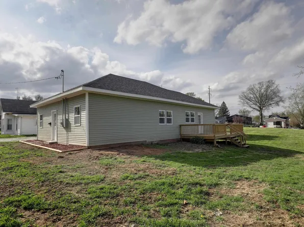 143 E Clinton St, Rushville, IL 62681