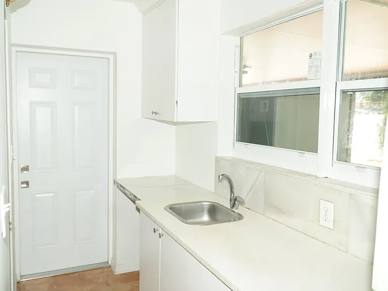 3311 SW 105th Ct — Photo 3