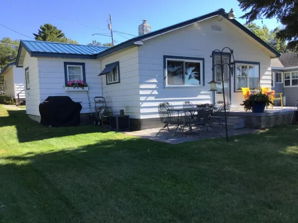 6075 Loud Dr, Oscoda, MI 48750