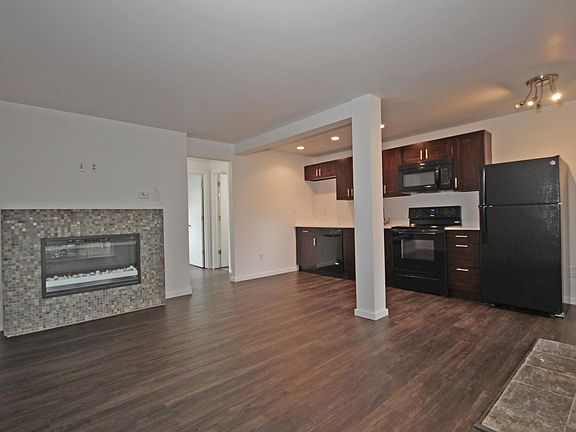 3rd image of 3425 S 176th St Unit 128
