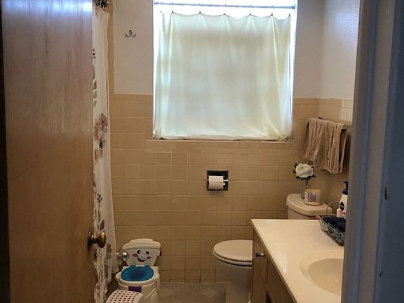 5th image of 4821 Crain St