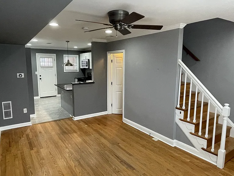340 Gusryan St — Photo 1
