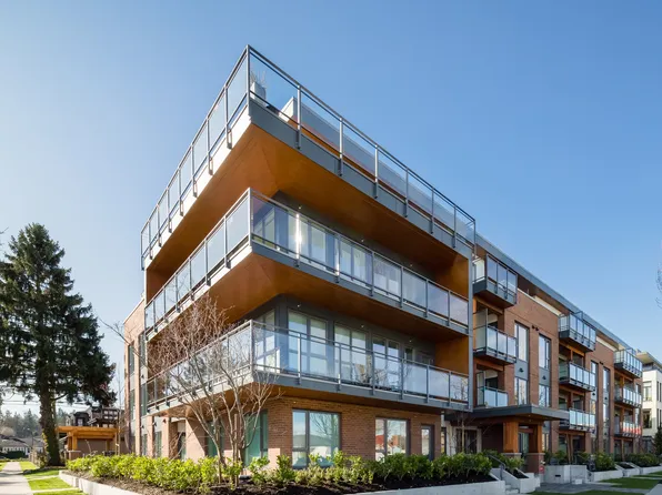 268 King Edward Ave W #206, Vancouver, BC V5Y 2H6