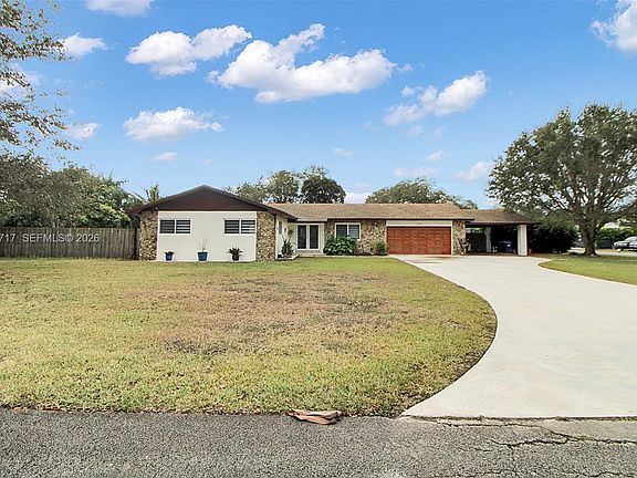 5th image of 19520 SW 307th St