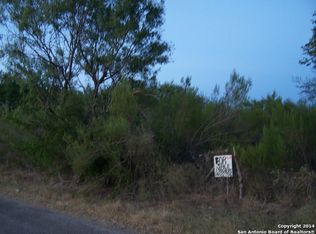 4060 County Road 676, Devine, TX 78016