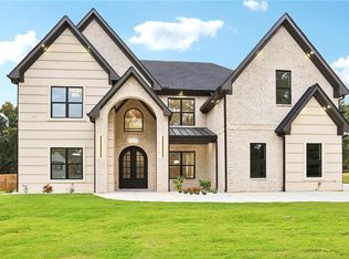 1090 Larosa Dr, Lawrenceville, GA 30043