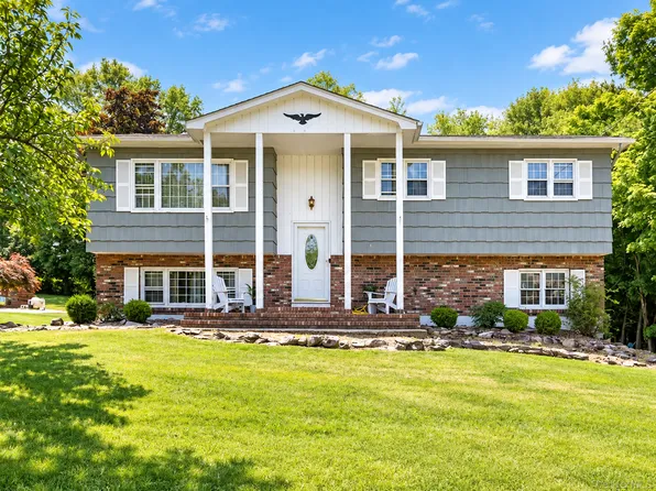 34 Peter Bush Dr, Monroe, NY 10950
