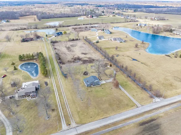 14605 Halter Rd, Leo, IN 46765