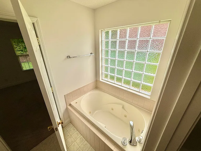 1909 Rommel Dr — Photo 31