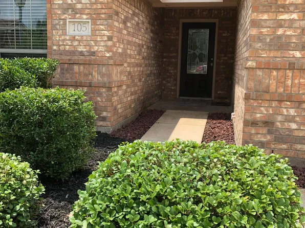 105 Roundup Rd, Waxahachie, TX 75165