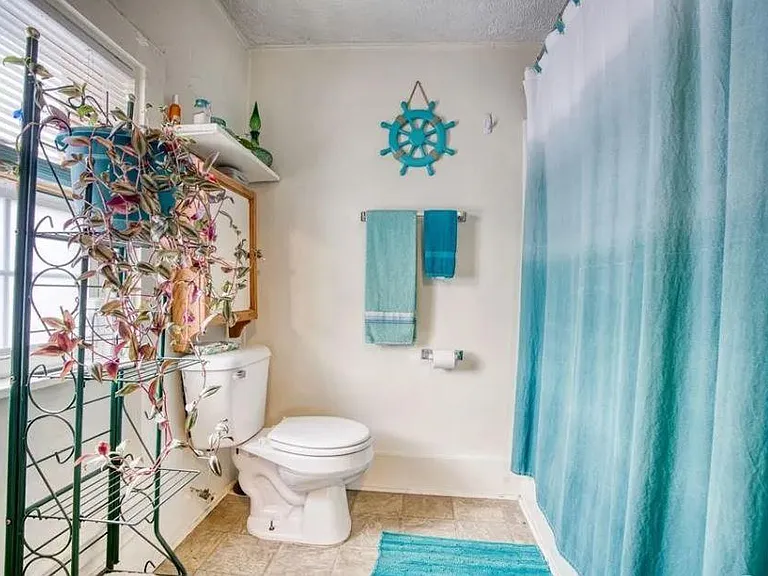 516 E Grand River Ave #2 — Photo 6