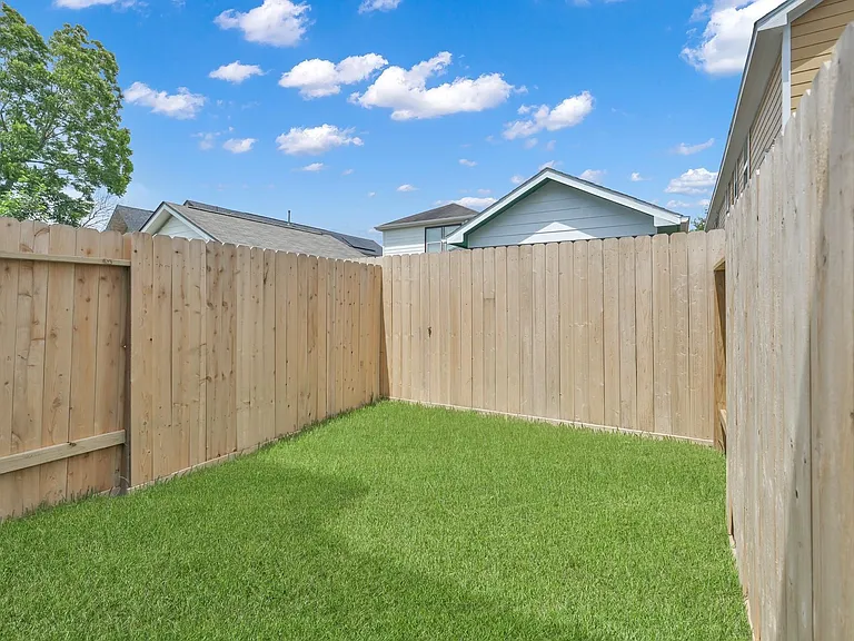 8017 Cora St #B — Photo 28