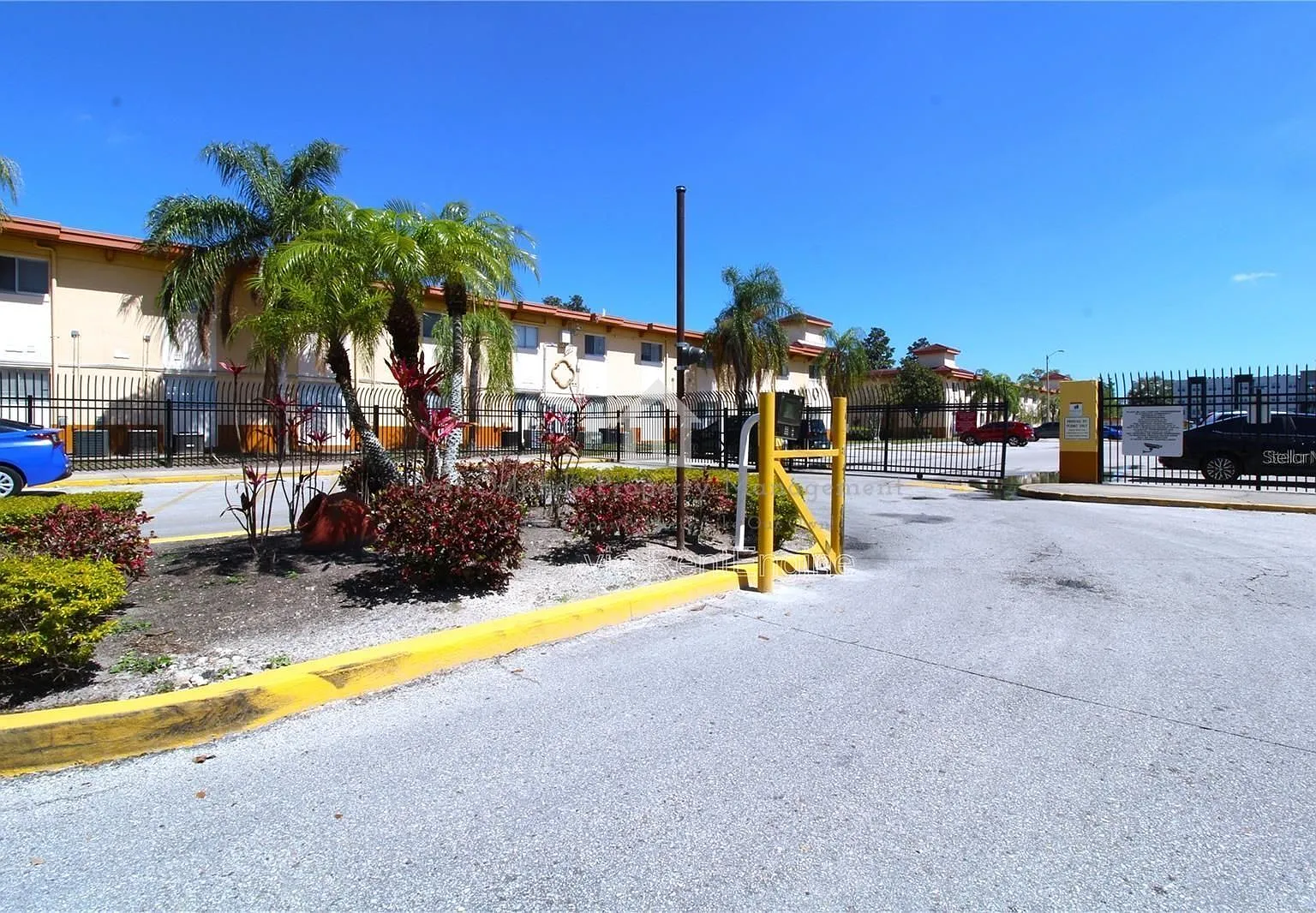 2 bed, 2.0 bath, 700 sqft, $1,335 — Photo 4