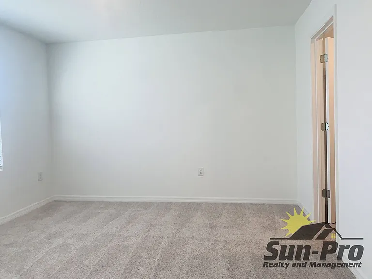 172 River Front Way #172 — Photo 6