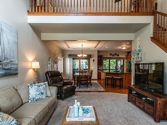 4th image of 215 Sibley Dr