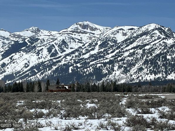 8710 N Centennial Dr, Jackson, WY 83001