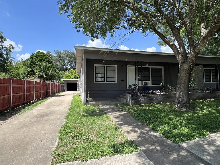 233 Arvin Dr — Photo 2