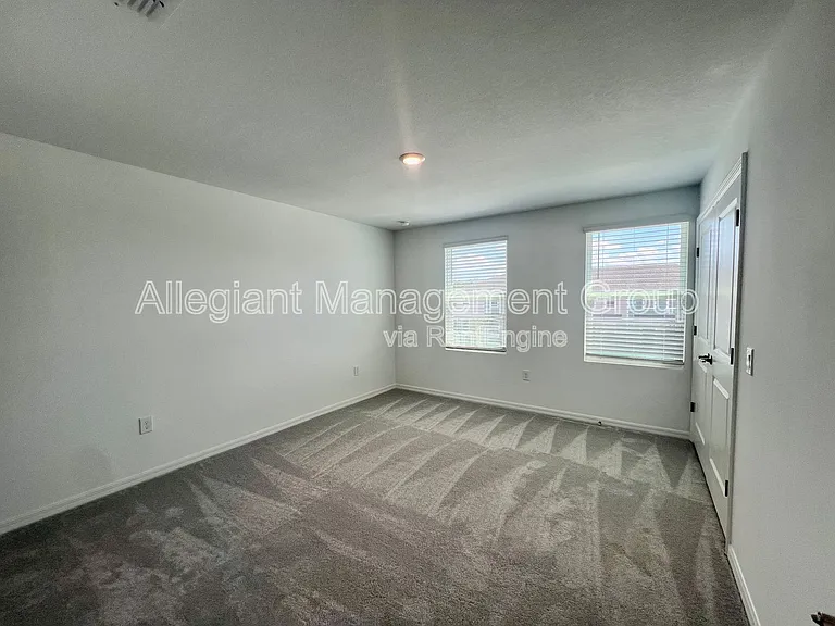 3200 Skyline Loop — Photo 8