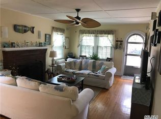 15 Beech St, Point Lookout, NY 11569