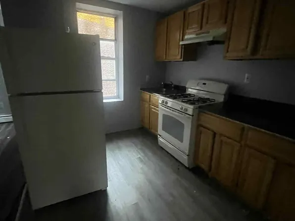 9 Vroom Street image 7 of 11