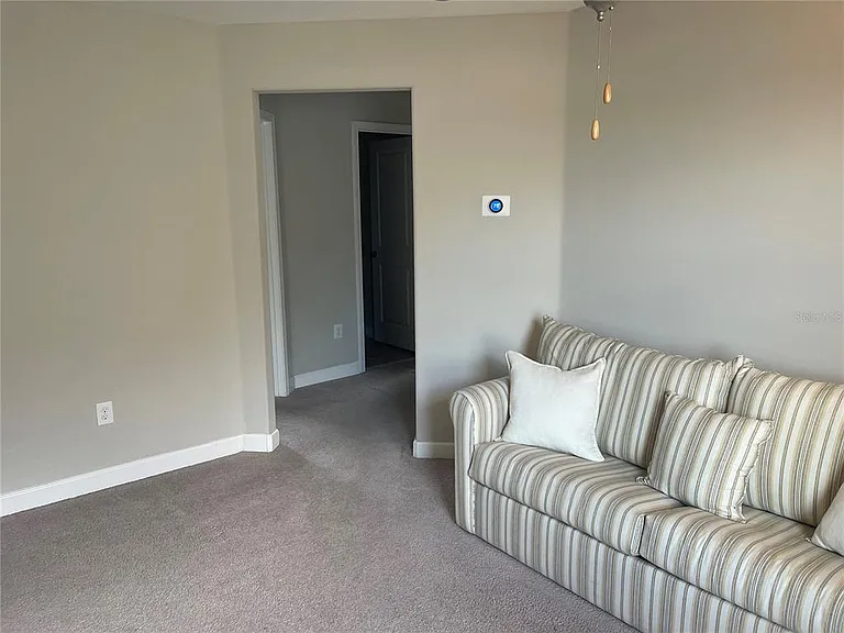1596 Ludington Ave — Photo 23