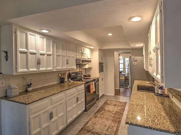 8917 S 70th East Ave — Photo 12