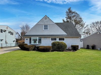183 Kingfisher Road, Levittown, NY, 11756