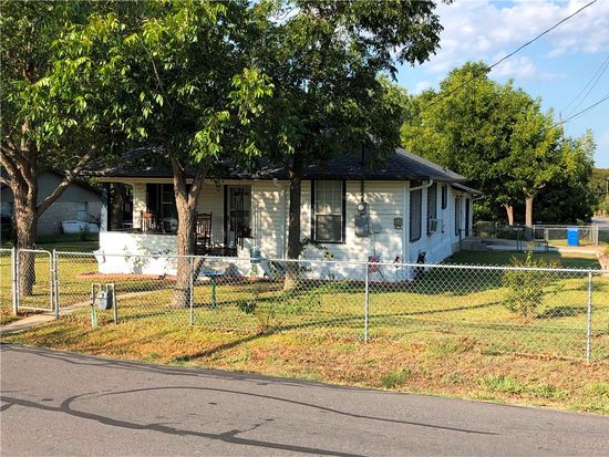 1125 Burkett St Taylor Tx 76574 Zillow