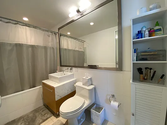 Sold by R New York | media 3