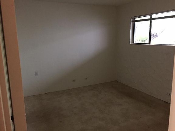 5th image of 75-6082 Alii Dr #102