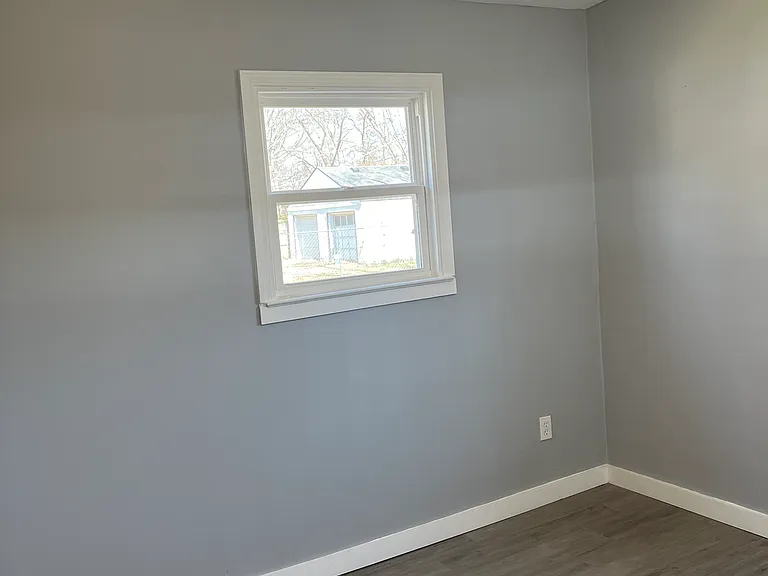 8023 Flora Ave — Photo 7
