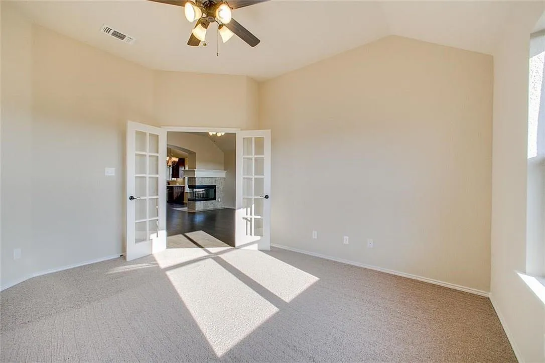 3 bed, 2095 sqft, $2,495 — Photo 3